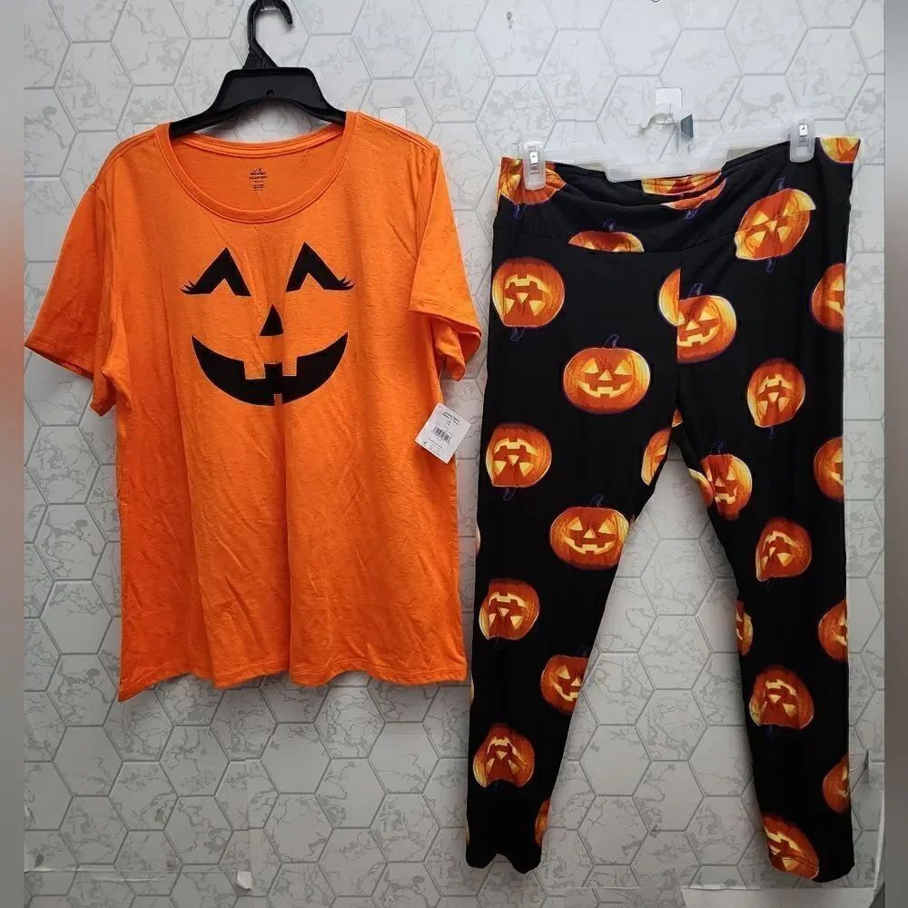 Nwt Halloween T-shirt and leggings Bundle